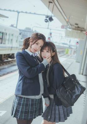年轻女秘书的目的